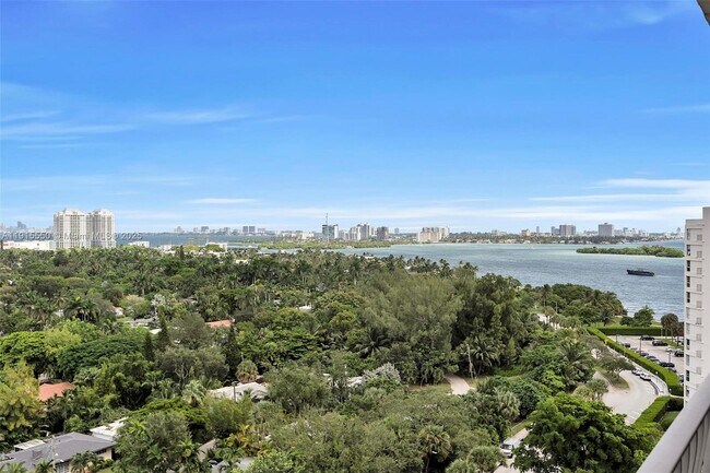 Building Photo - 780 NE 69th St Unit 1408