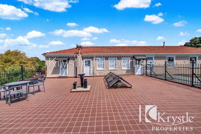 318 Napa St Unit B