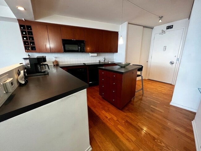Photo - 300 N State St Unit 4210