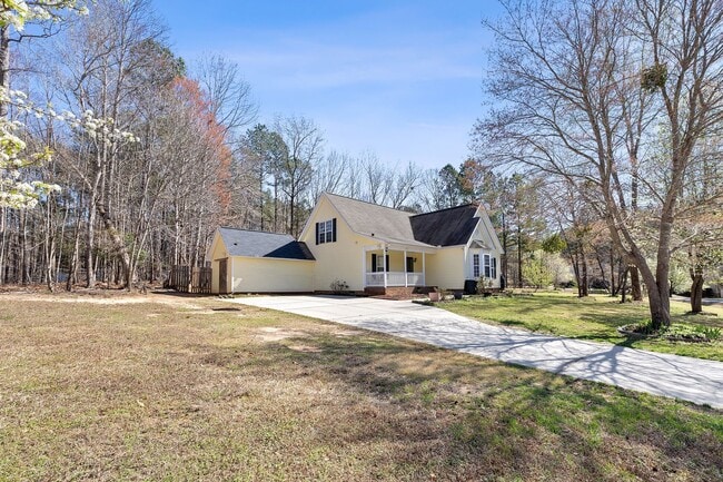Photo - **Beautiful 4/2.5 Franklinton Home with Fenced In Yard**