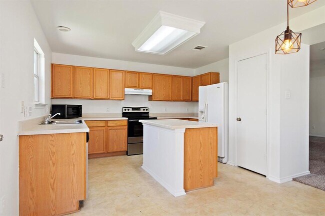 Photo - 2207 Kuykendall Dr