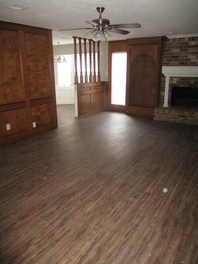 Photo - Call 832-538-3442 To Schedule Your Showing...