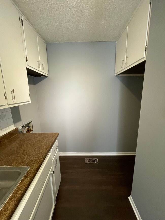 Photo - 2 BR Condo West Side
