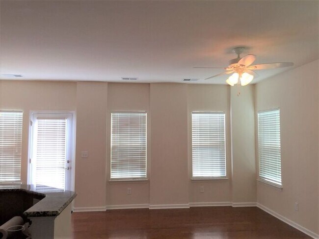 Photo - Gorgeous 3 Bedroom townhome in Steelcreek!