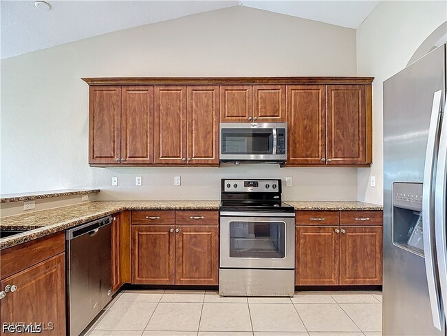 Photo - 1726 Trafalgar Pkwy