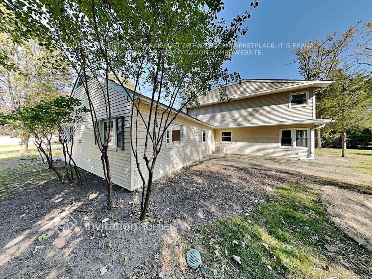 Photo - 1303 W 59th St