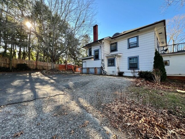 Photo - 105 Edwin Pl Unit Apt 2