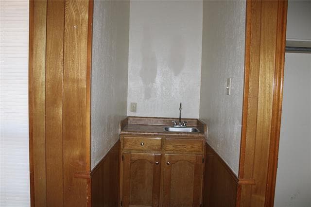 Photo - 613 NW Renfro St