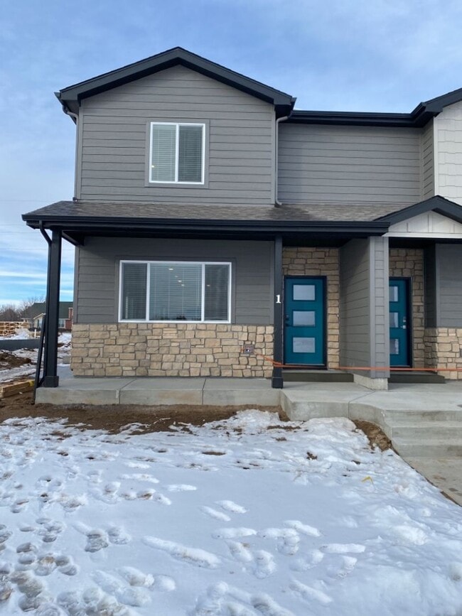 Building Photo - Stunning Townhome in Northridge Trails