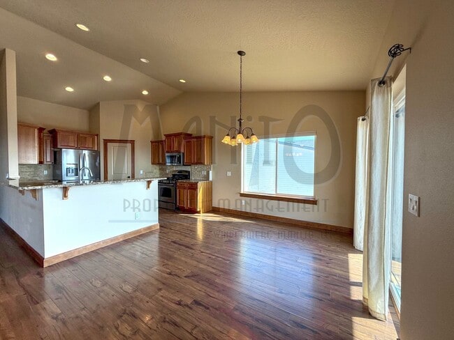 Photo - Spacious Home With Stunning Sunset Views