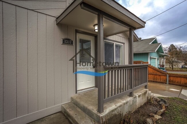 Photo - 3 Bed 1 Bath Coeur D'Alene Home with Single Car Garage!