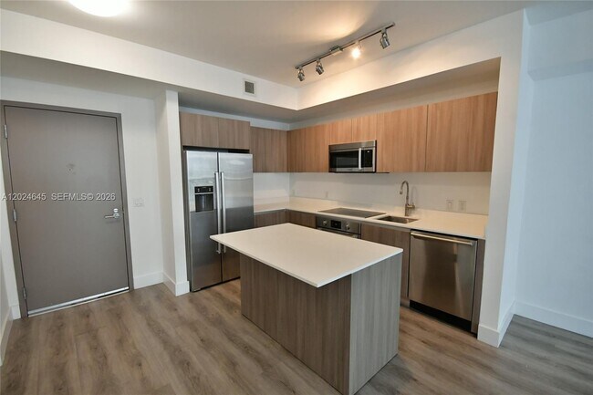 Photo - 201 SW 17th Rd Unidad 304