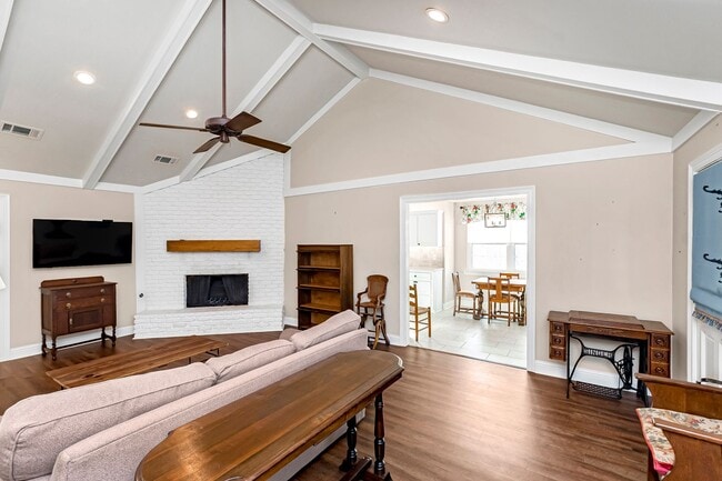 Photo - 3 Bedroom House Available off Jefferson Hwy