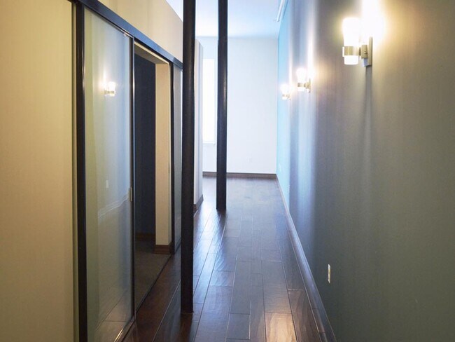 Photo - Landmark Apartments