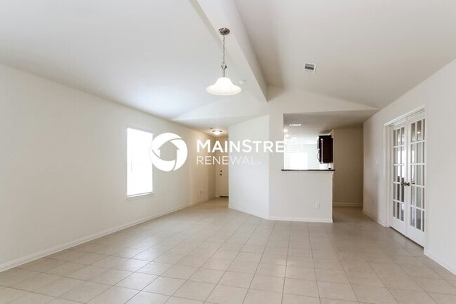 Photo - 4 Bedroom Pet-Friendly Home in Rosharon, TX with Main Street Renewal