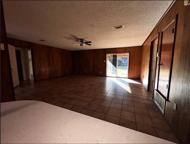 Photo - 165 Greenforest Trail