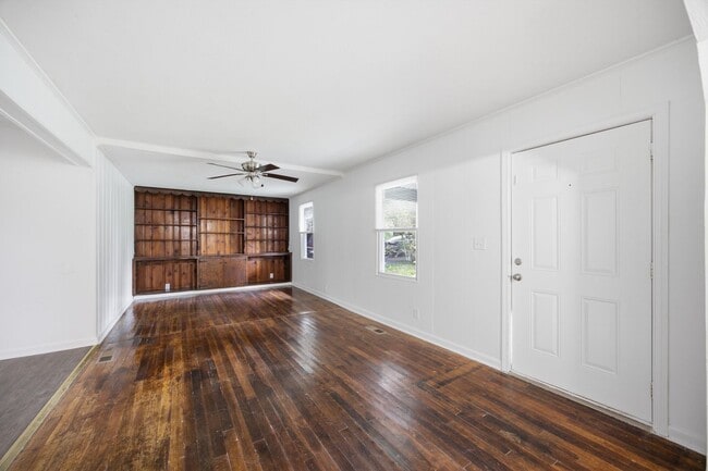 Photo - 3826 Kingwood Cir