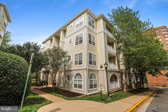 Photo - 4551 Strutfield Ln Apartment Unit 4219