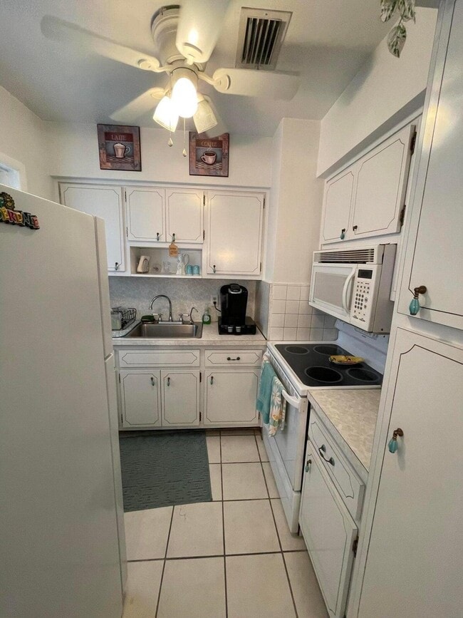 Photo - 2131 NE 42nd Ct Unidad 210e