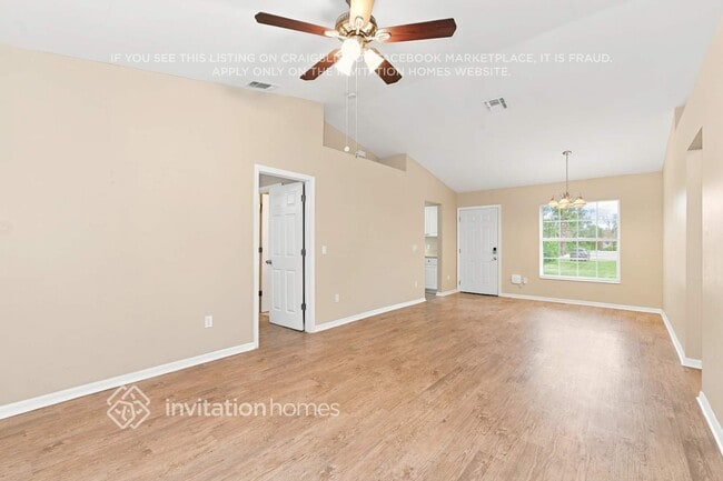 130 41st Ave NE
