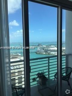 Building Photo - 335 S Biscayne Blvd Unit LPH-06 Rental