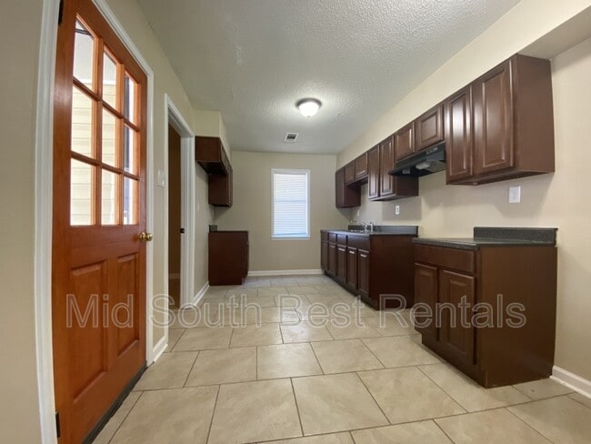 Photo - 5244 Bradcliff St