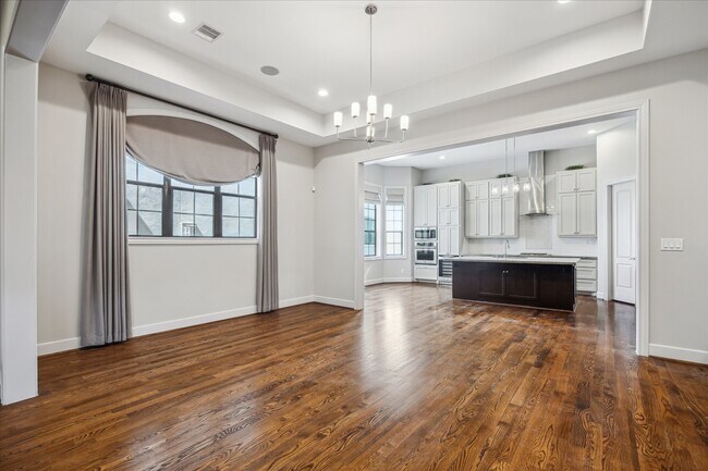 Photo - 4715 Jackson St