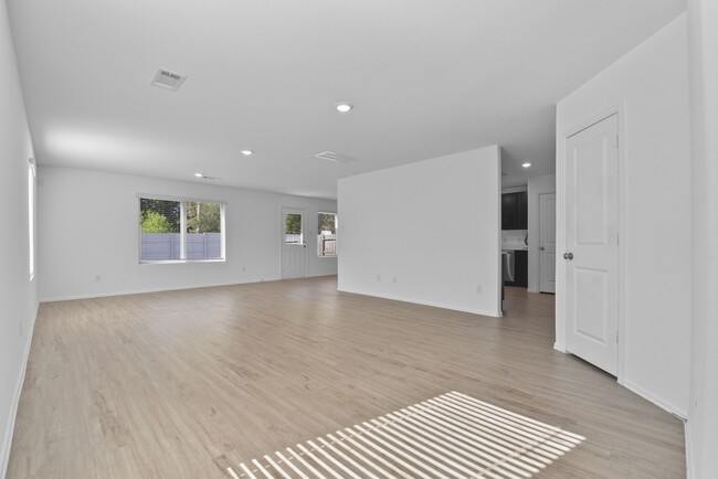 Photo - 18718 Clearwater Brk Dr