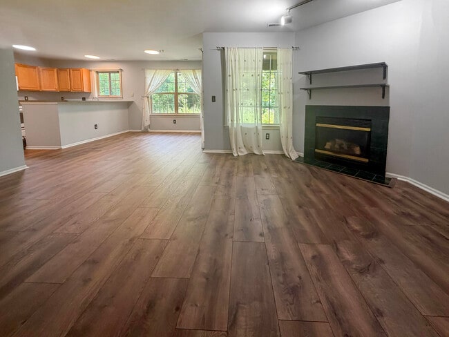 Photo - 2820 Barclay Wy