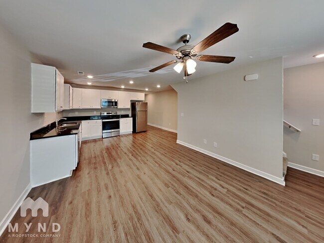 Photo - 731 Hillside St