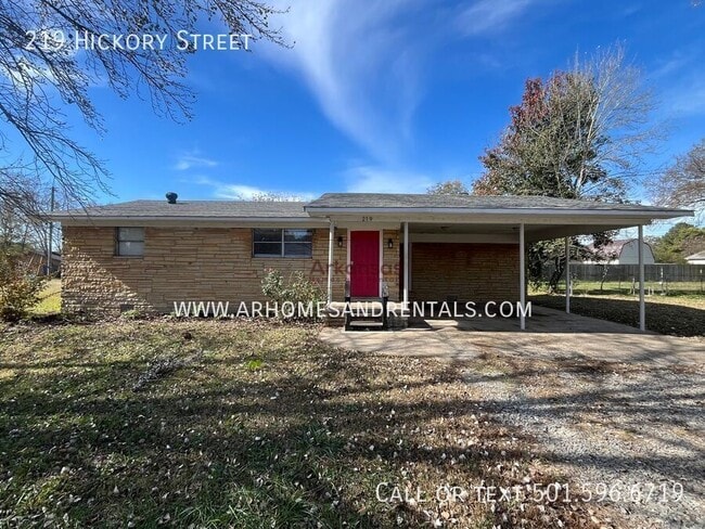 Building Photo - 219 Hickory St