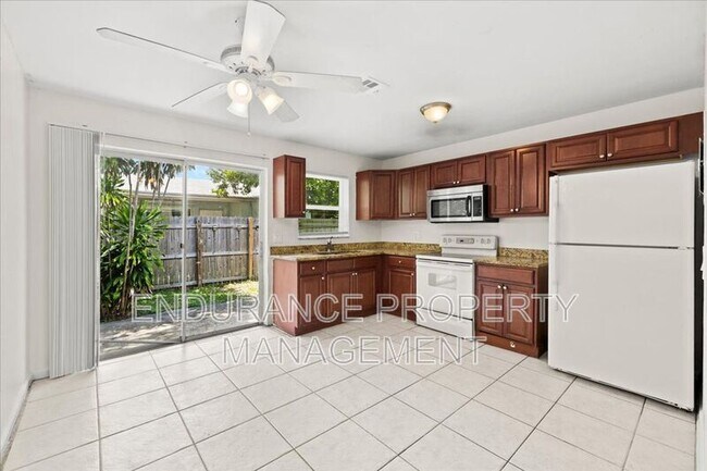 143 W 28th St