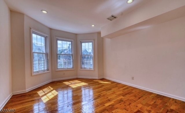 Photo - 131 Sylvan Ave Unidad APT 2