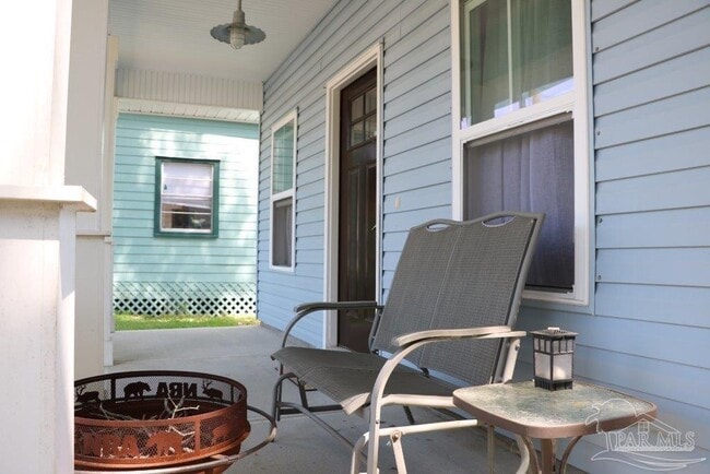 Photo - 923 E Belmont St