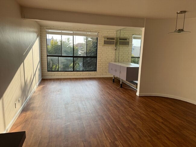 Photo - 1440 Veteran Ave Unidad 510