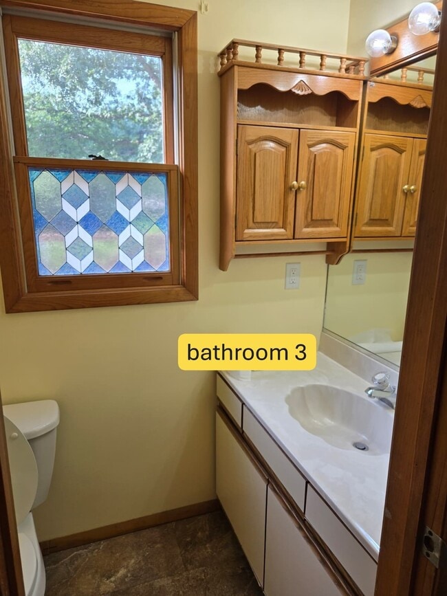 195 Edgemere Ct