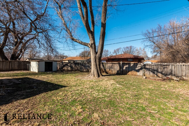 Photo - 2425 N Marigold Ln