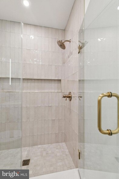 30 W Allens Ln Unit 305
