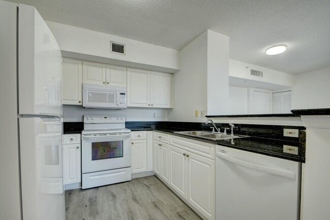 Building Photo - 651 Okeechobee Blvd