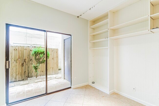 1818 Augusta Dr Unit 27