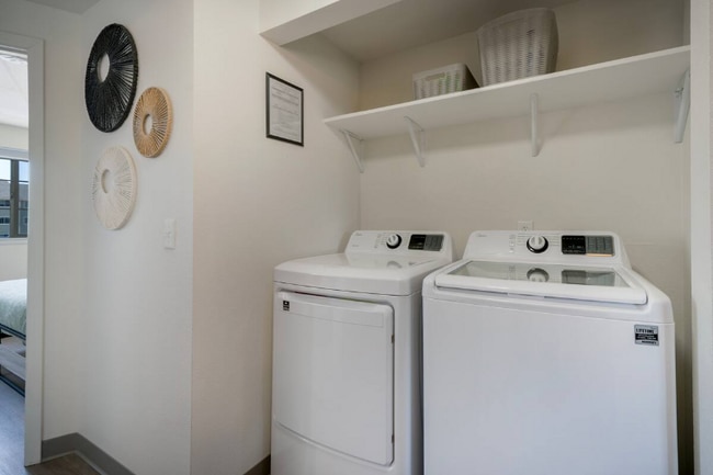 Photo - 1430 3rd Ave E Unidad 4