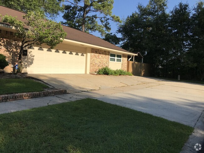 Building Photo - 10645 Wheeler Bend Ave Rental