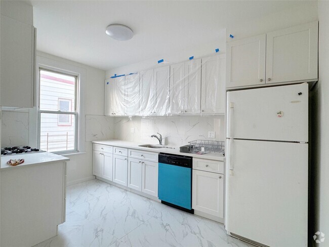 Building Photo - 77-55 75th St Unit B Rental