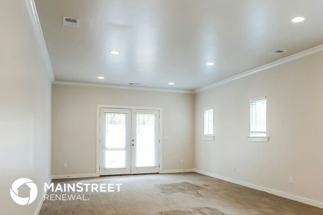 Photo - 279 Creek Run Way