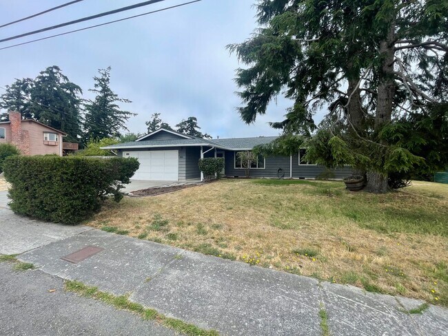 Photo - ***PENDING APPLICATION***Convenient 3-Bedroom Home Near NAS Whidbey Island with Garage Parking
