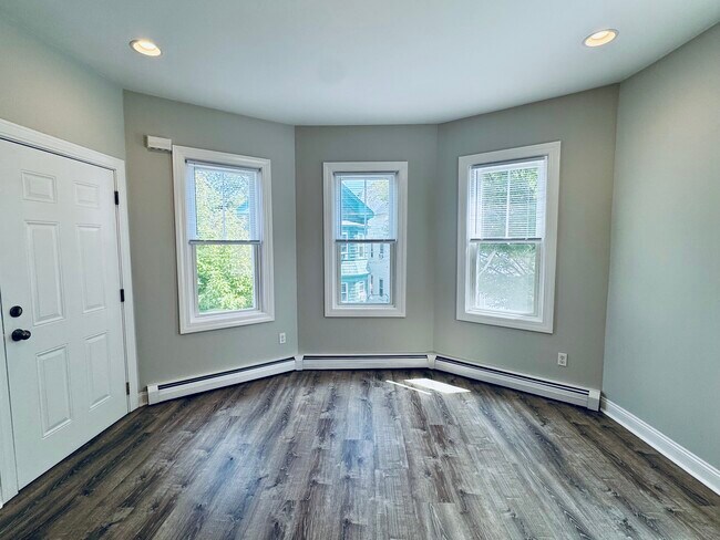 Photo - 102 Ruggles St Unit 2