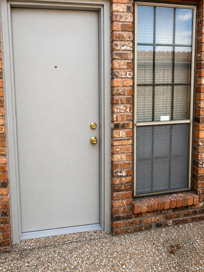 Photo - 1296 Speight Ave