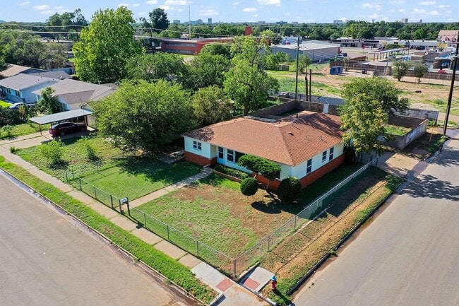 Photo - 1902 36th St