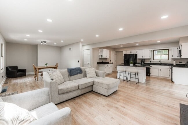 Photo - 100 S Lily Lake Rd