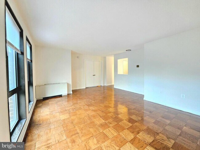 Photo - 1280 21st St NW Unit 402